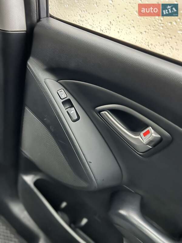 Внедорожник / Кроссовер Hyundai ix35 2011 в Львове