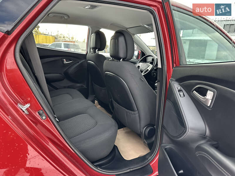 Позашляховик / Кросовер Hyundai ix35 2010 в Рівному