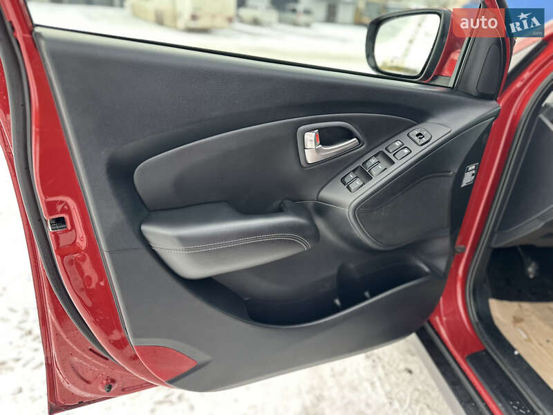 Позашляховик / Кросовер Hyundai ix35 2010 в Рівному