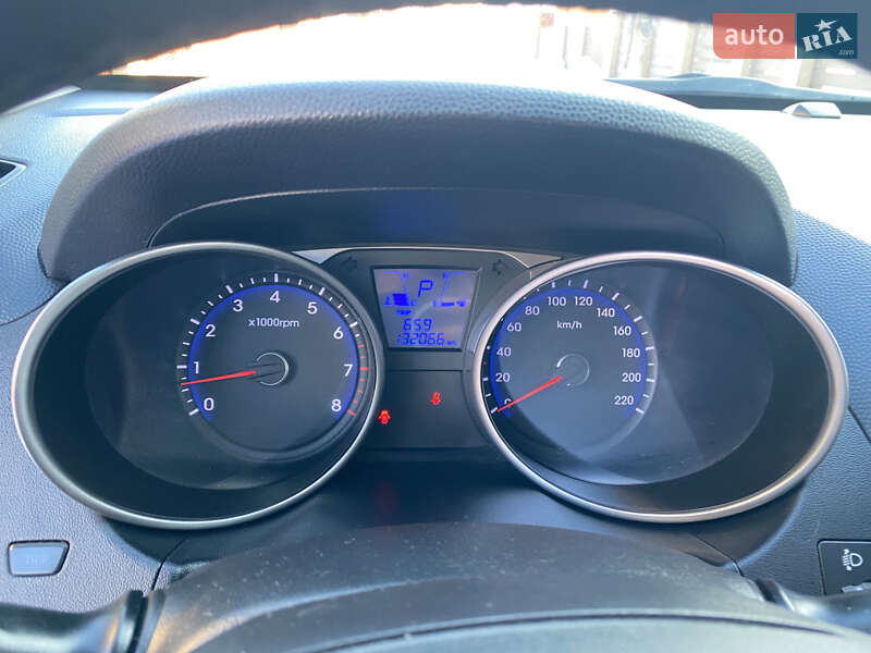 Внедорожник / Кроссовер Hyundai ix35 2010 в Хмельницком