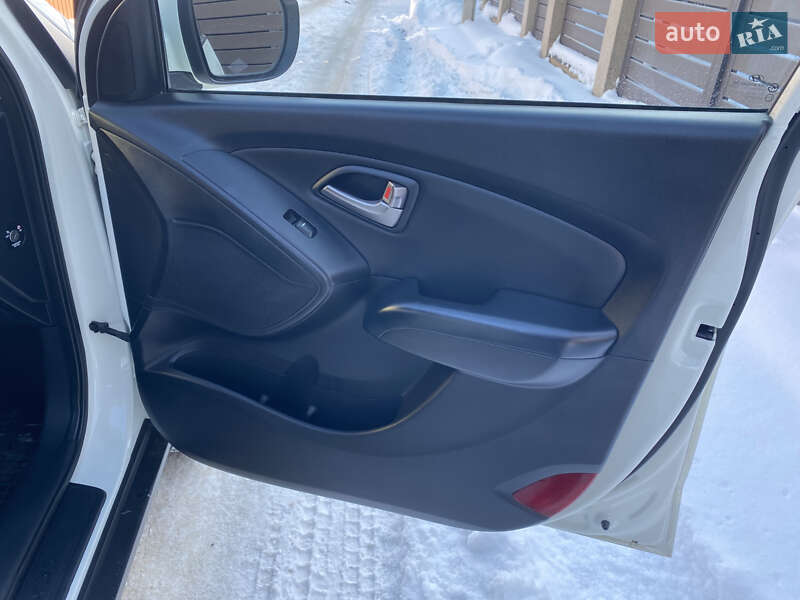 Внедорожник / Кроссовер Hyundai ix35 2010 в Хмельницком