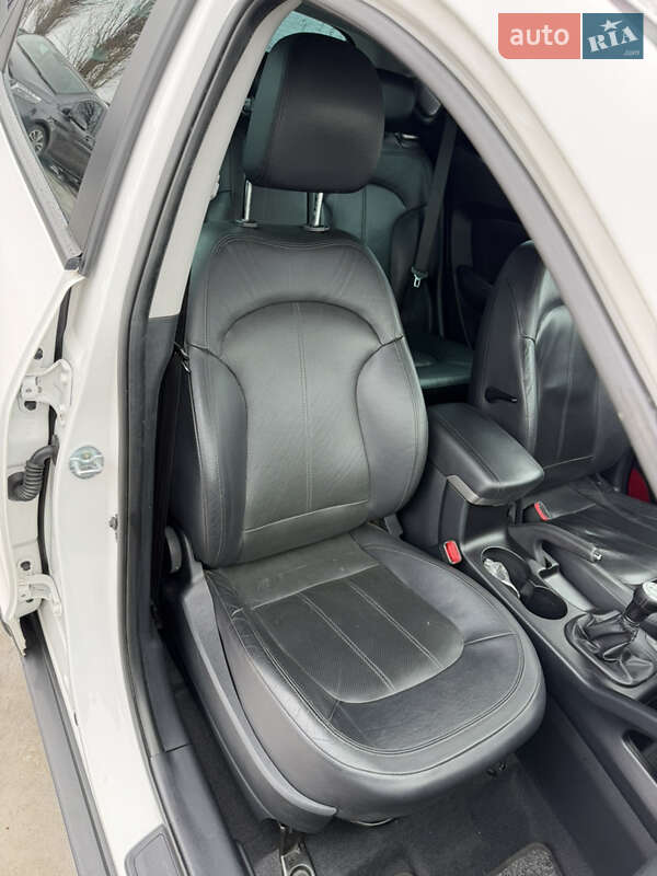 Внедорожник / Кроссовер Hyundai ix35 2011 в Киеве