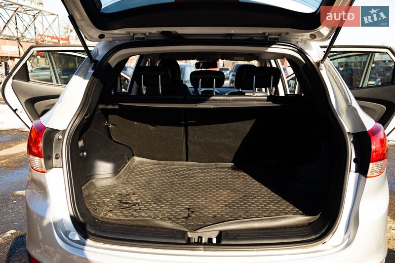 Внедорожник / Кроссовер Hyundai ix35 2010 в Киеве