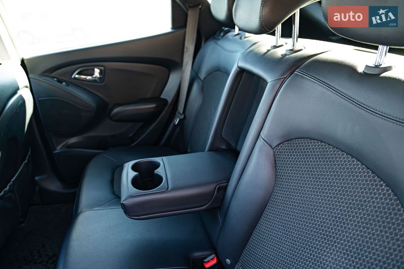 Внедорожник / Кроссовер Hyundai ix35 2010 в Киеве