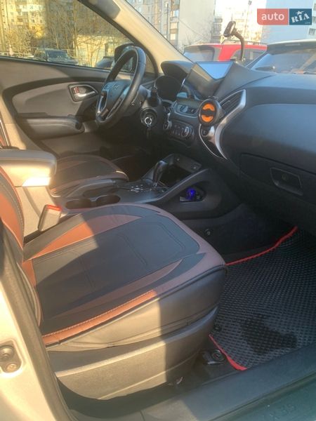 Внедорожник / Кроссовер Hyundai ix35 2010 в Киеве
