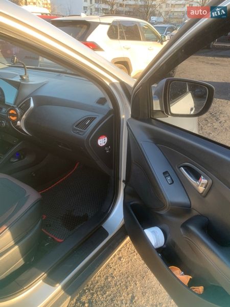 Внедорожник / Кроссовер Hyundai ix35 2010 в Киеве