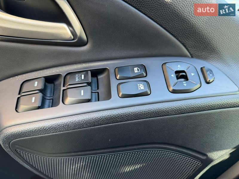 Внедорожник / Кроссовер Hyundai ix35 2012 в Каменском