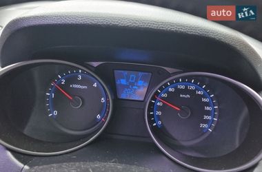 Позашляховик / Кросовер Hyundai ix35 2011 в Харкові