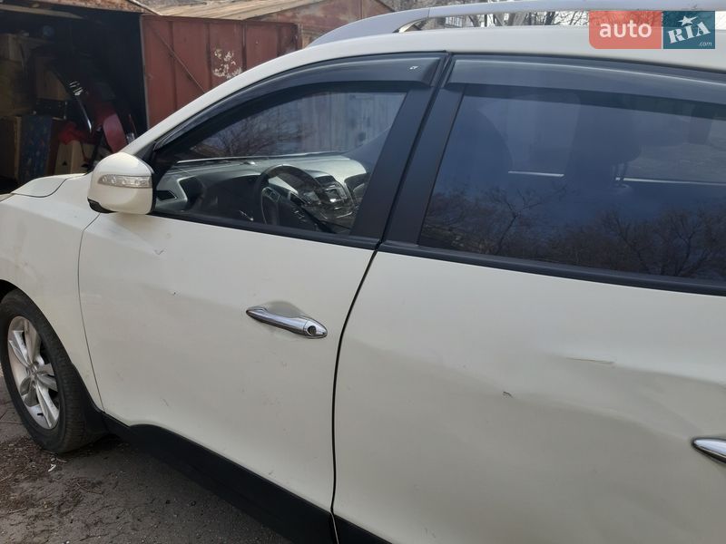 Внедорожник / Кроссовер Hyundai ix35 2010 в Запорожье