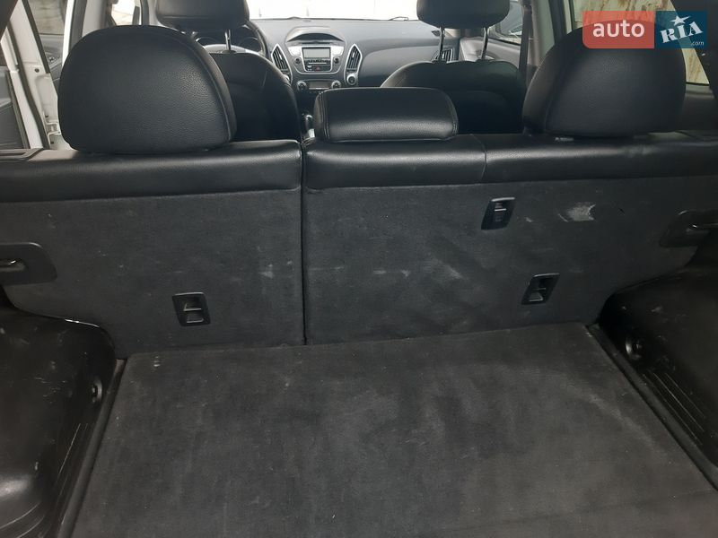 Внедорожник / Кроссовер Hyundai ix35 2010 в Запорожье