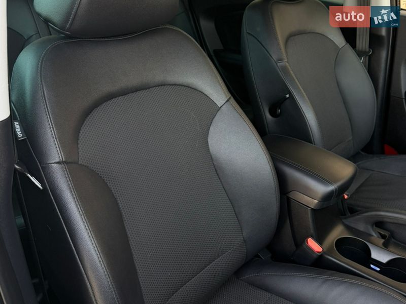 Внедорожник / Кроссовер Hyundai ix35 2015 в Львове