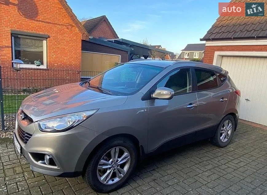 2010 Hyundai ix35 - фото 1