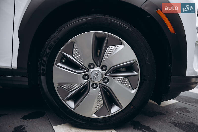 Позашляховик / Кросовер Hyundai Kona Electric 2021 в Золочеві