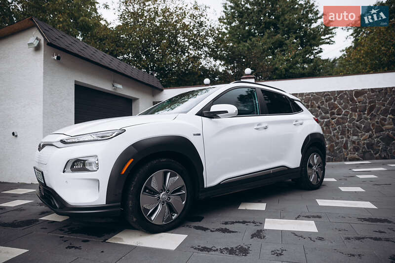 Позашляховик / Кросовер Hyundai Kona Electric 2021 в Золочеві