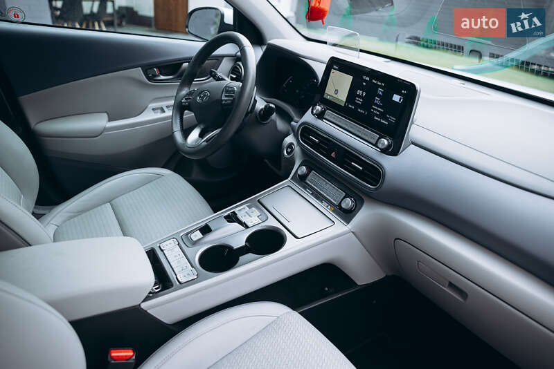 Позашляховик / Кросовер Hyundai Kona Electric 2021 в Золочеві