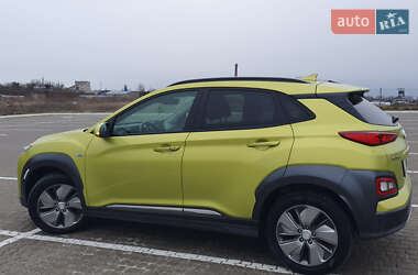 Внедорожник / Кроссовер Hyundai Kona Electric 2018 в 