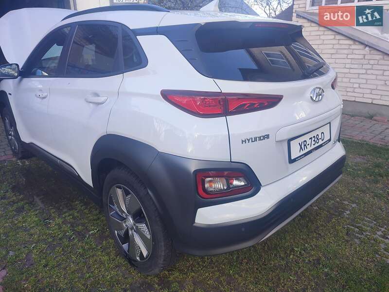 Внедорожник / Кроссовер Hyundai Kona Electric 2019 в Буске