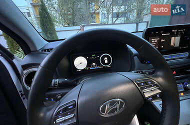 Позашляховик / Кросовер Hyundai Kona Electric 2021 в 