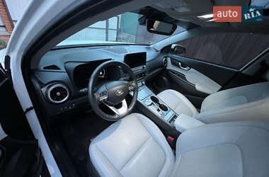 Позашляховик / Кросовер Hyundai Kona Electric 2021 в 