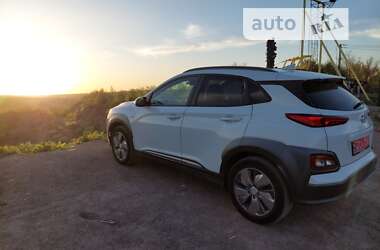 Внедорожник / Кроссовер Hyundai Kona Electric 2018 в Первомайске