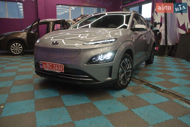 Внедорожник / Кроссовер Hyundai Kona Electric 2022 в Киеве