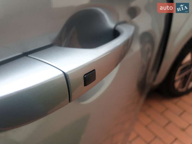 Внедорожник / Кроссовер Hyundai Kona Electric 2022 в Киеве