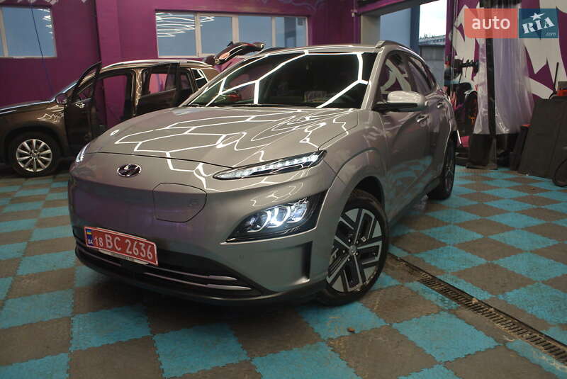 Внедорожник / Кроссовер Hyundai Kona Electric 2022 в Киеве