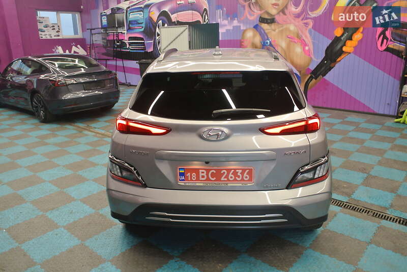 Внедорожник / Кроссовер Hyundai Kona Electric 2022 в Киеве