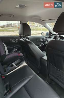 Позашляховик / Кросовер Hyundai Kona Electric 2018 в 