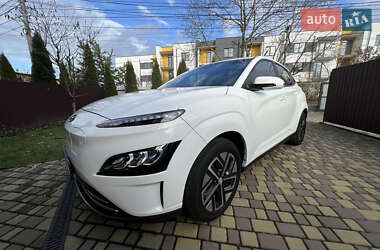 Позашляховик / Кросовер Hyundai Kona Electric 2021 в 