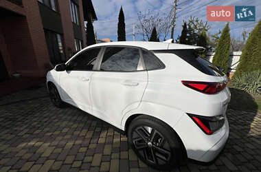 Позашляховик / Кросовер Hyundai Kona Electric 2021 в 