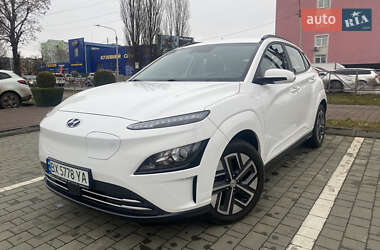 Внедорожник / Кроссовер Hyundai Kona Electric 2021 в 