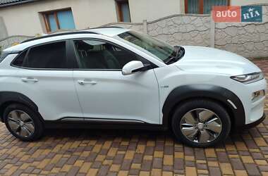 Внедорожник / Кроссовер Hyundai Kona Electric 2020 в 