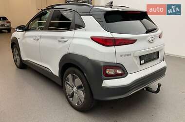 Внедорожник / Кроссовер Hyundai Kona Electric 2019 в 