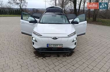 Внедорожник / Кроссовер Hyundai Kona Electric 2019 в 