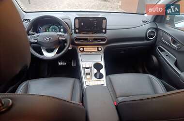 Внедорожник / Кроссовер Hyundai Kona Electric 2019 в 