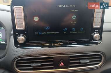 Внедорожник / Кроссовер Hyundai Kona Electric 2019 в 