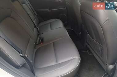 Внедорожник / Кроссовер Hyundai Kona Electric 2019 в 