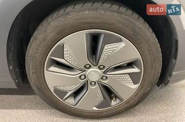 Внедорожник / Кроссовер Hyundai Kona Electric 2019 в 