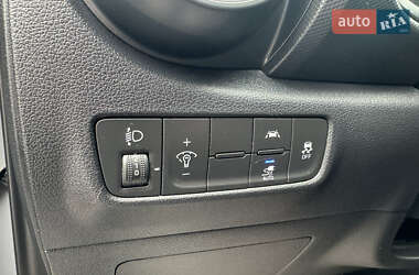 Внедорожник / Кроссовер Hyundai Kona Electric 2020 в 