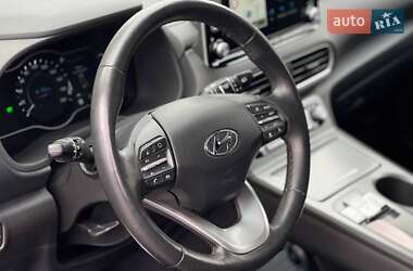 Внедорожник / Кроссовер Hyundai Kona Electric 2019 в 
