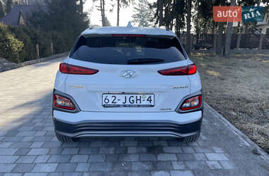 Внедорожник / Кроссовер Hyundai Kona Electric 2019 в 