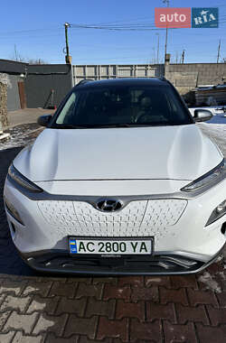 Внедорожник / Кроссовер Hyundai Kona Electric 2018 в 