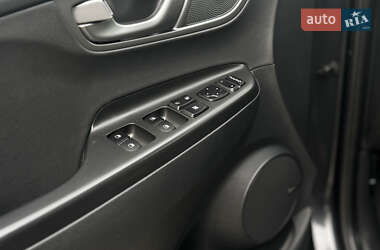 Внедорожник / Кроссовер Hyundai Kona Electric 2020 в 