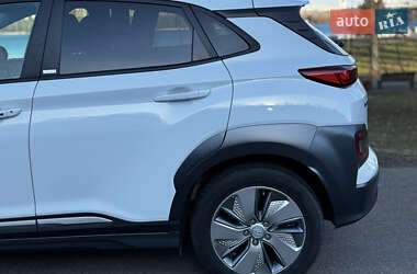 Позашляховик / Кросовер Hyundai Kona Electric 2020 в 