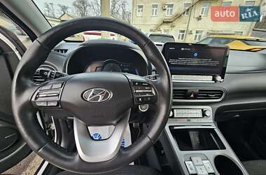 Позашляховик / Кросовер Hyundai Kona Electric 2021 в 