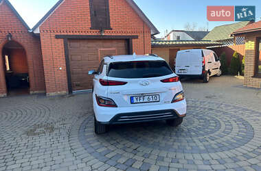 Позашляховик / Кросовер Hyundai Kona Electric 2021 в 