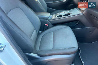 Позашляховик / Кросовер Hyundai Kona Electric 2021 в 