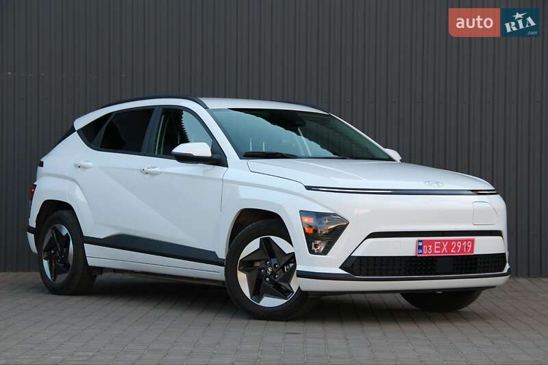Внедорожник / Кроссовер Hyundai Kona Electric 2024 в 