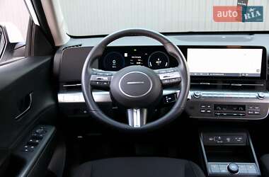 Внедорожник / Кроссовер Hyundai Kona Electric 2024 в 